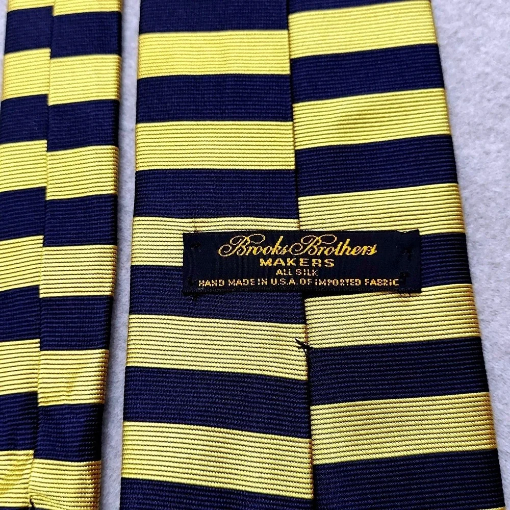 VTG‎ Brooks Brothers Silk Repp Tie Mens One Size Navy Gold Stripe Classic Preppy